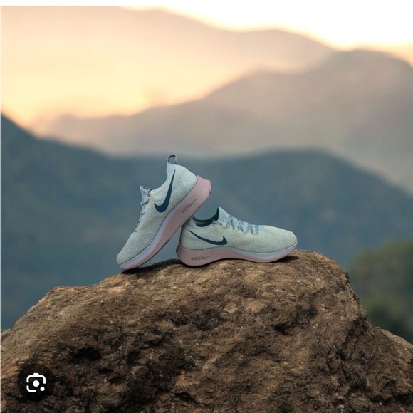 NWT Nike Zoom Fly Flyknit Women’s Sneakers in Glacier Blue Teal 7.5 AR4562-444 - Picture 2 of 11